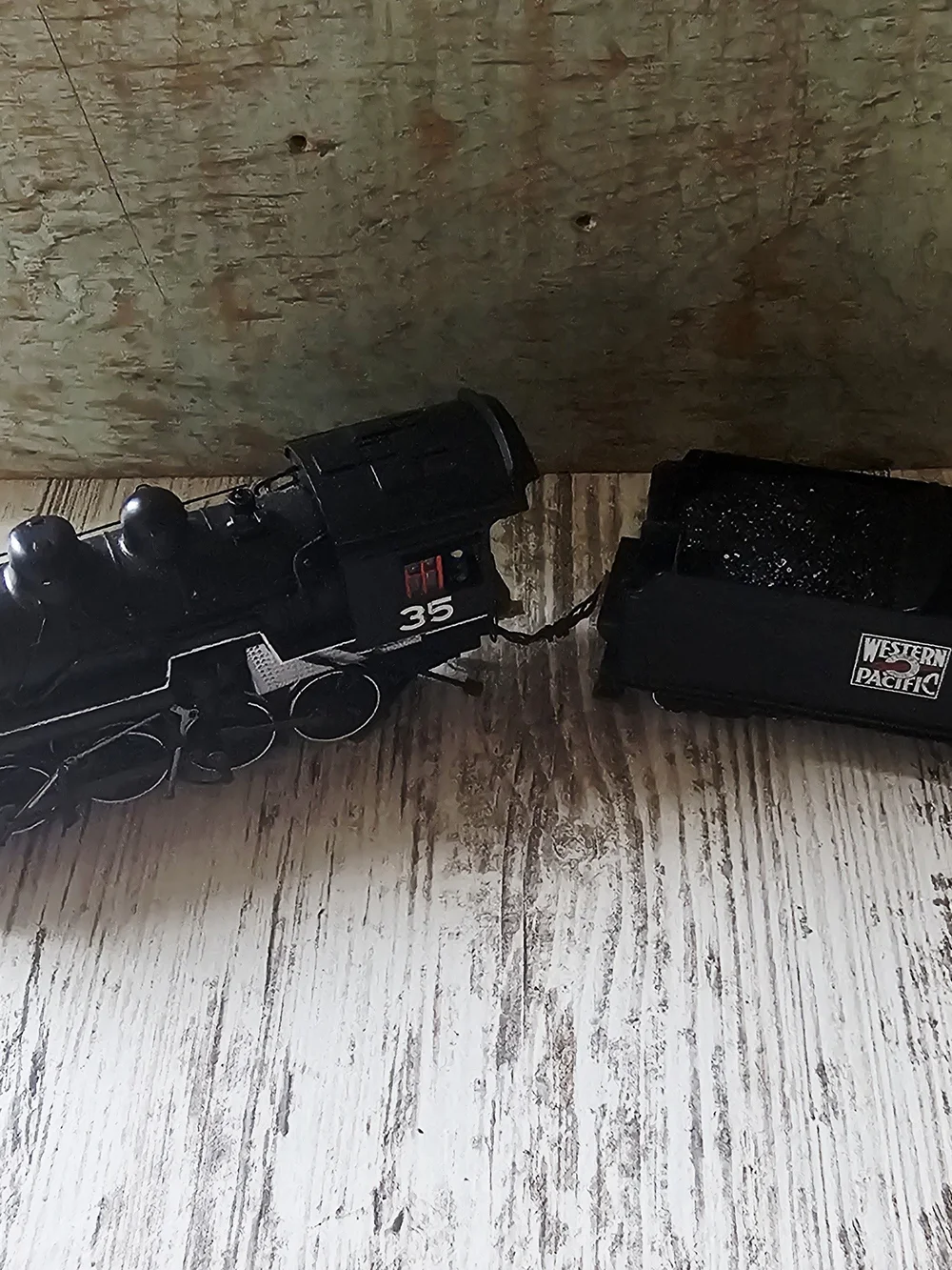 Bachmann Western Pacific 2-8-0 Consolidation Steam Locomotive and Tender